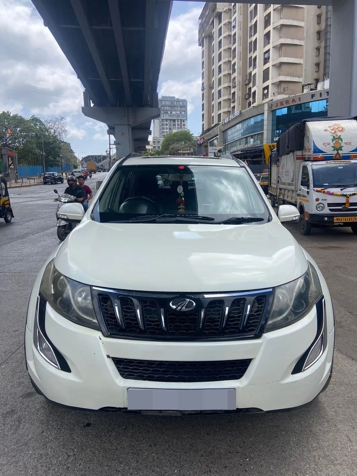 2015 Mahindra XUV500 w10 in Thane for sale - ₹4.55 Lakh | GaadiJunction