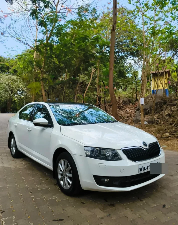 2015 Skoda Octavia ELEGANCE in Mumbai for sale - ₹6.50 Lakh | GaadiJunction