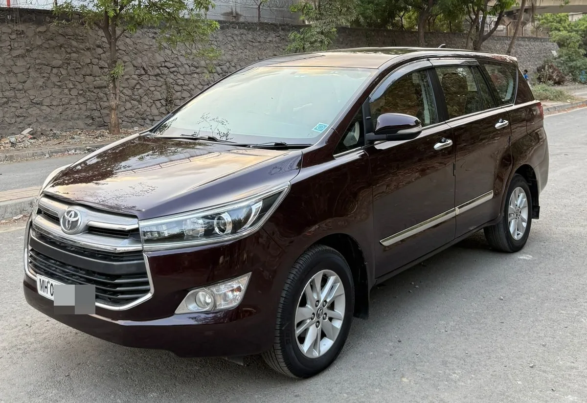 2017 Toyota Innova Crysta 2.4V in Mumbai for sale - ₹12.75 Lakh | GaadiJunction